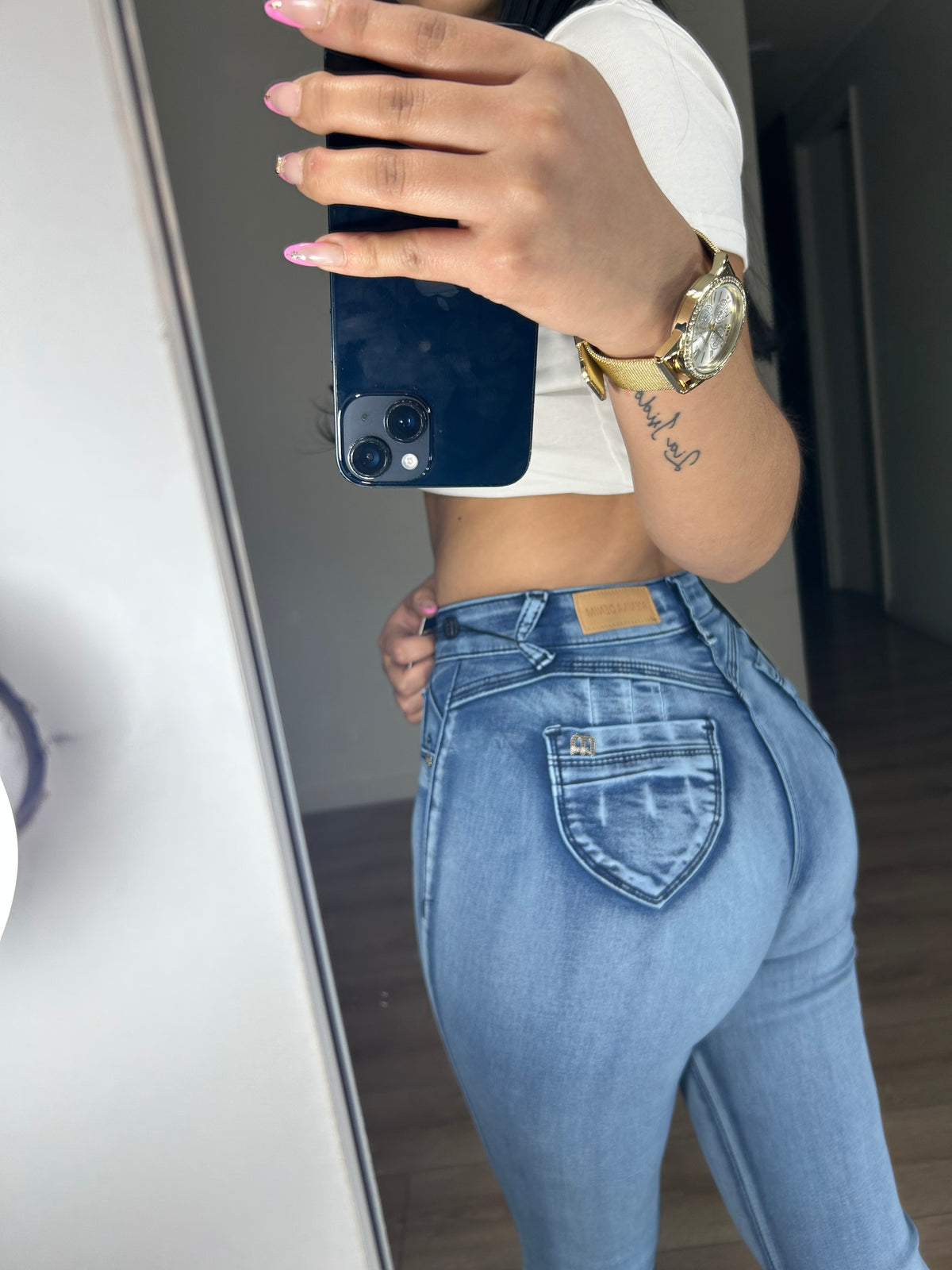 SKINNY JAVIERA