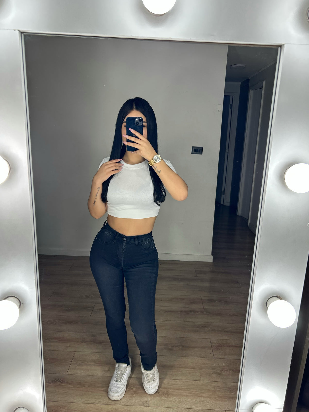 SKINNY SANDRA