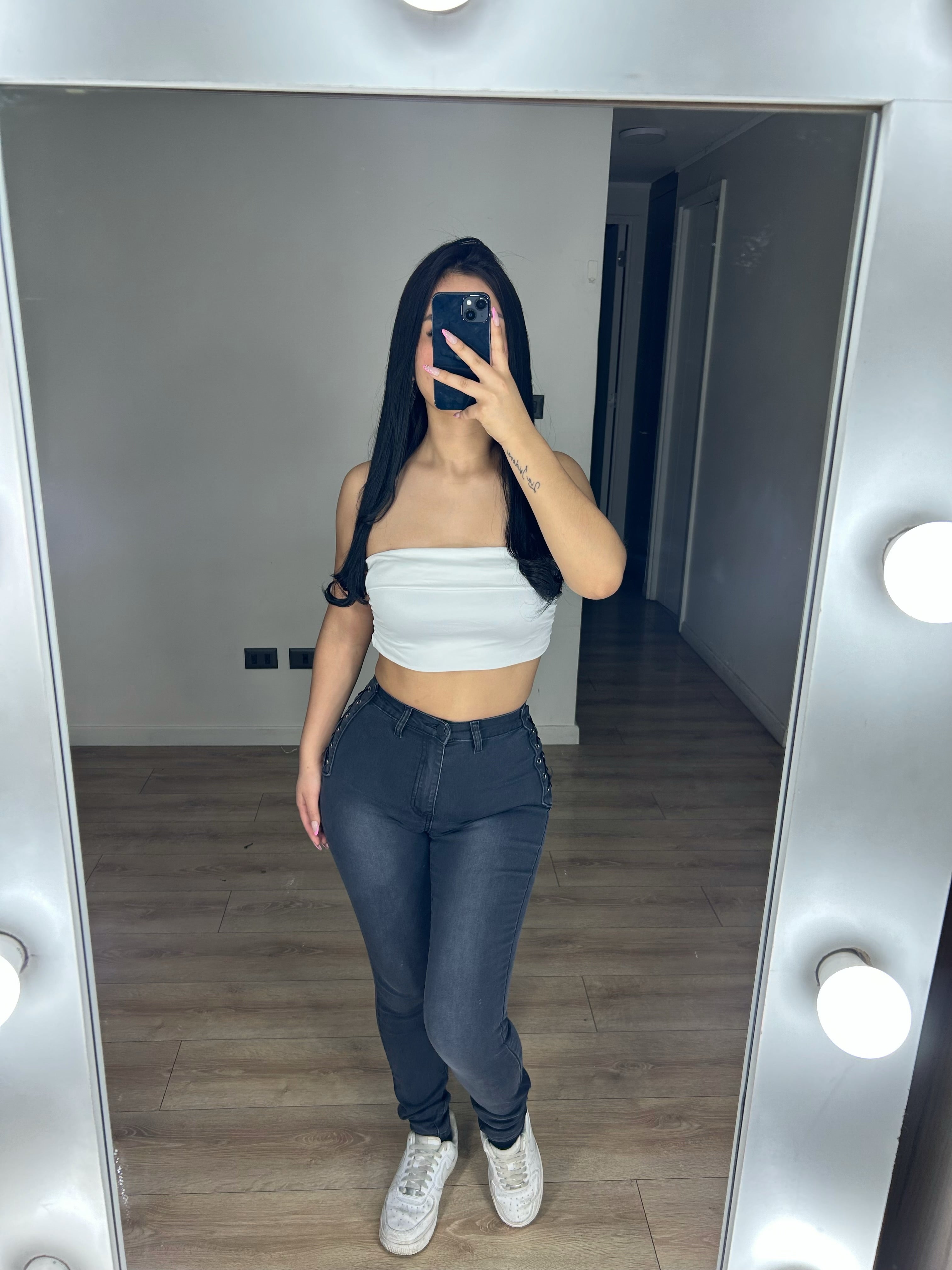 SKINNY MILA