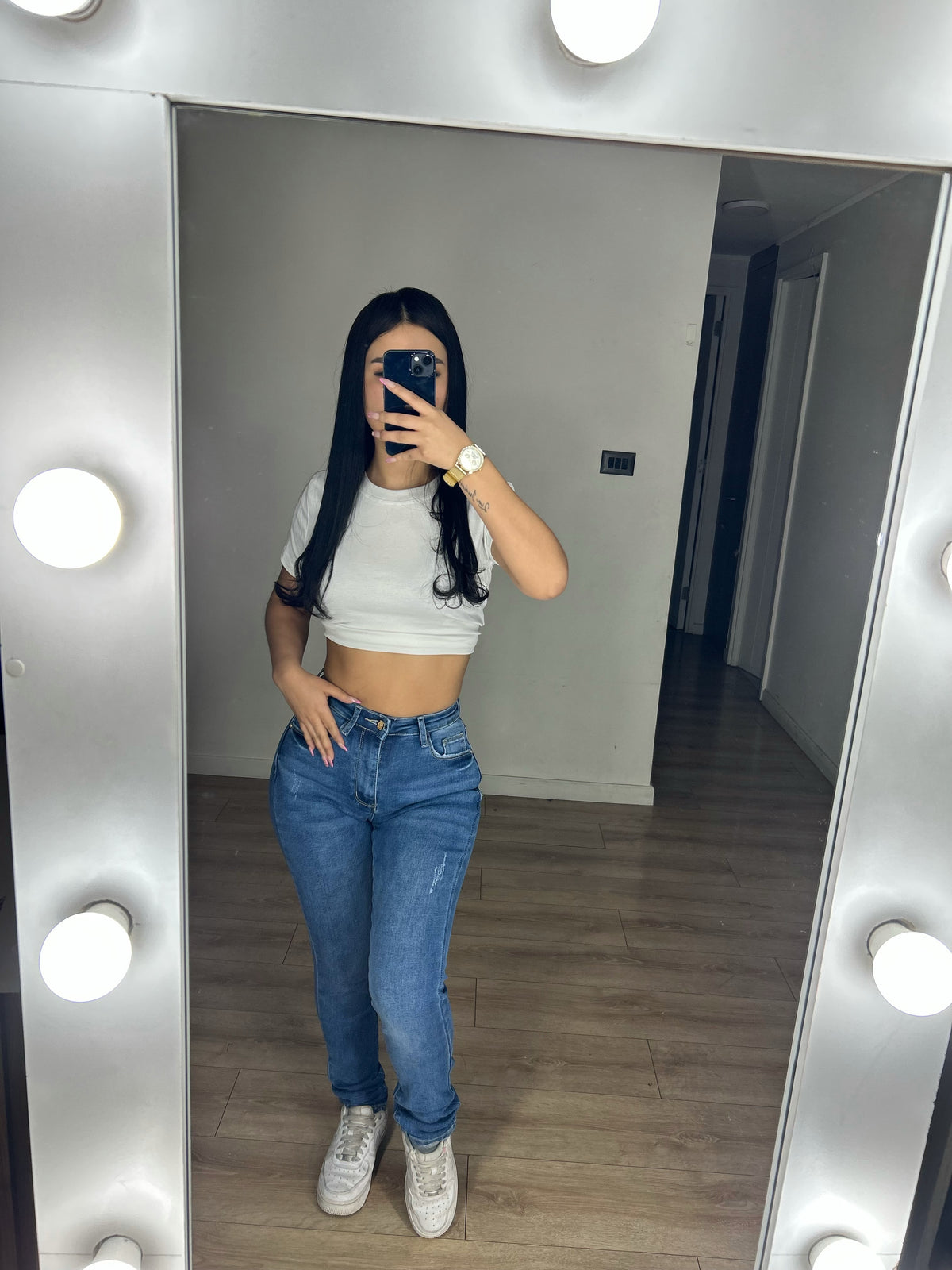 SKINNY CARLA