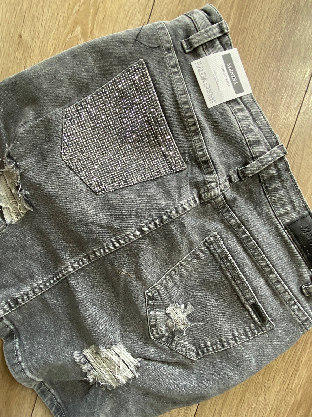 FALDA ESTILO EUROPEO GRIS