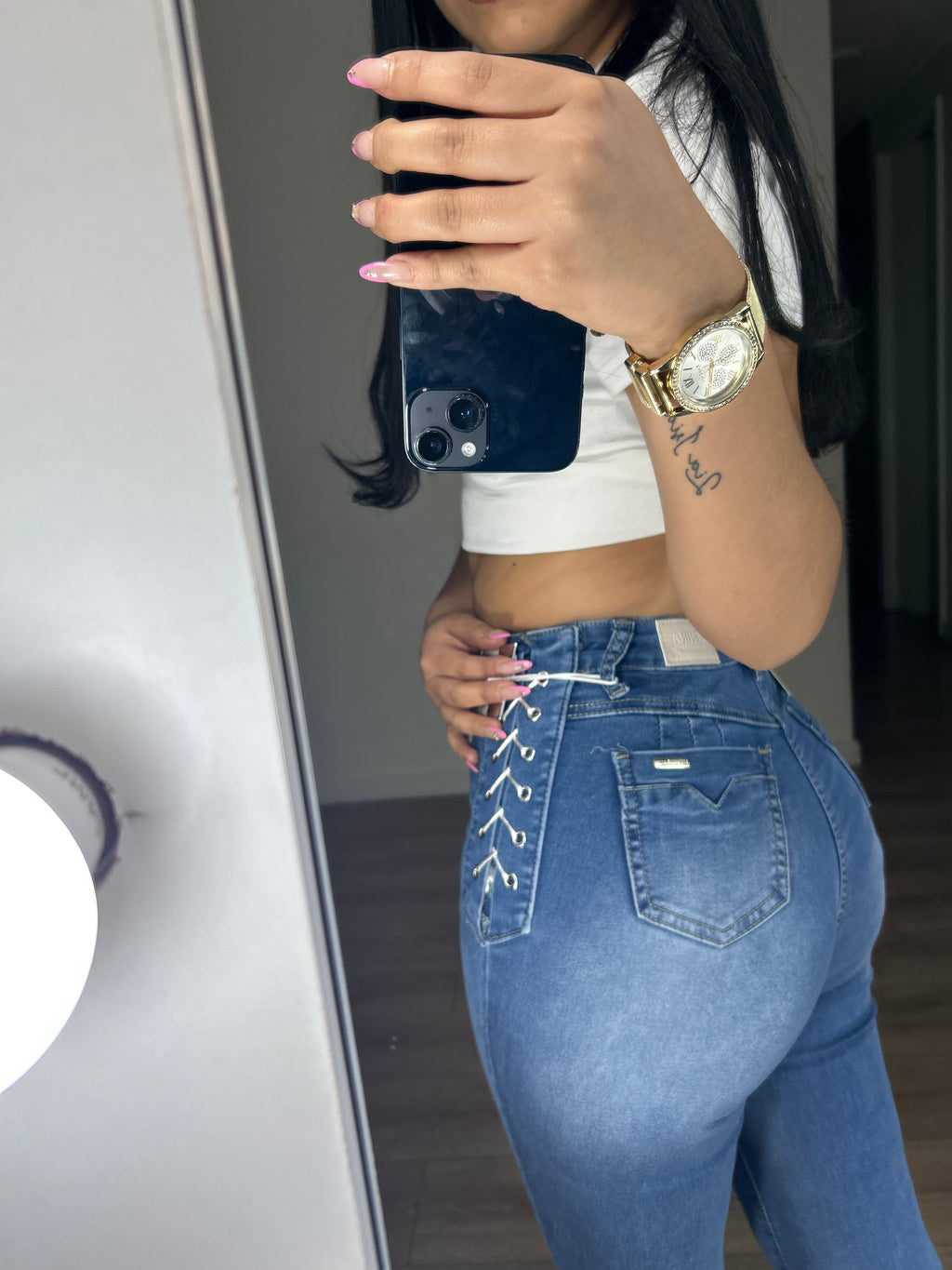 SKINNY ISABELL