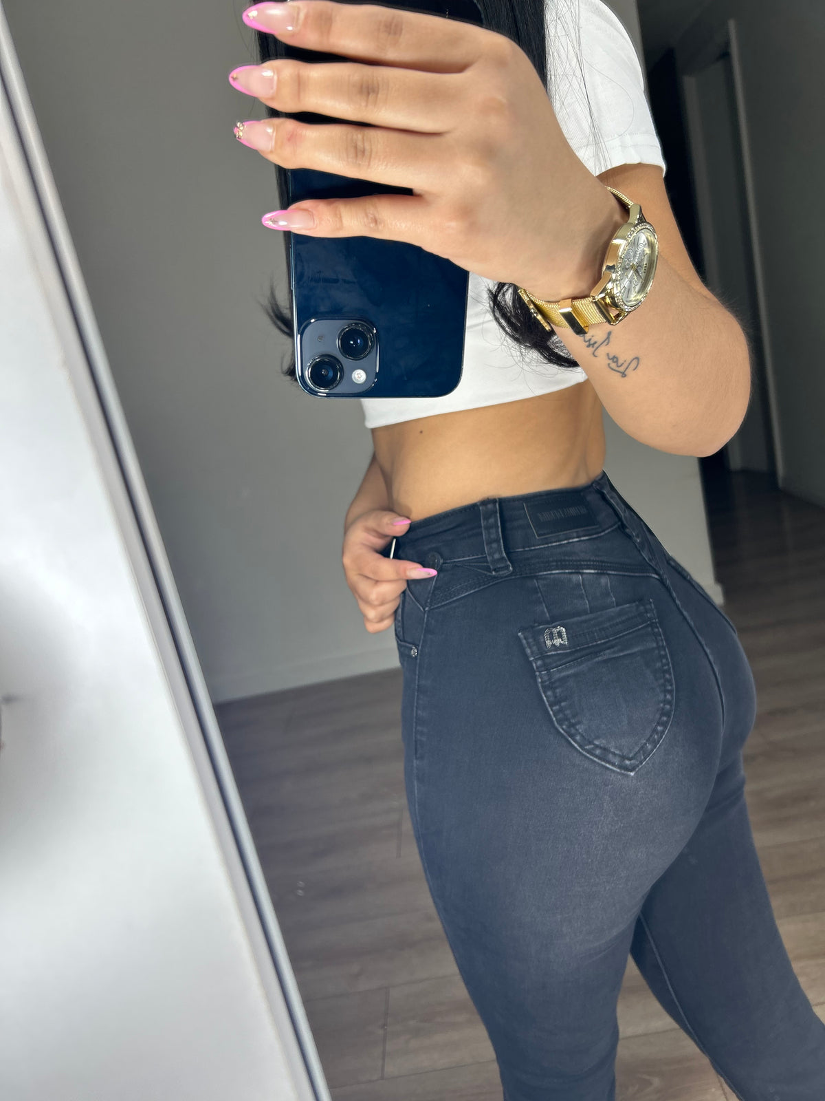 SKINNY SANDRA