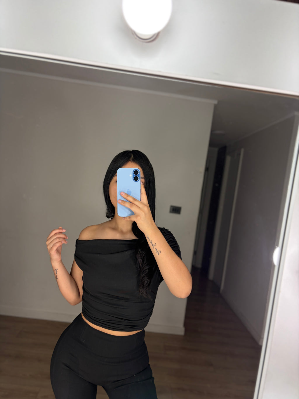 CROP LYCRA ASIMÉTRICO