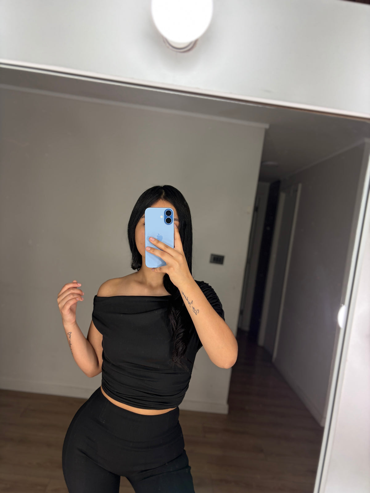 CROP LYCRA ASIMÉTRICO