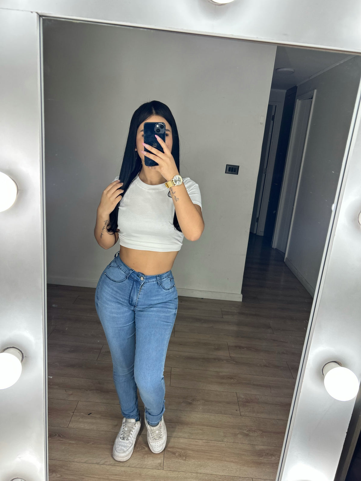 SKINNY RENATA
