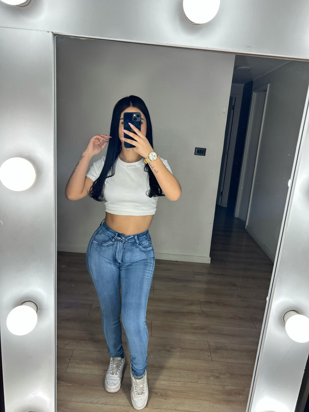 SKINNY JAVIERA